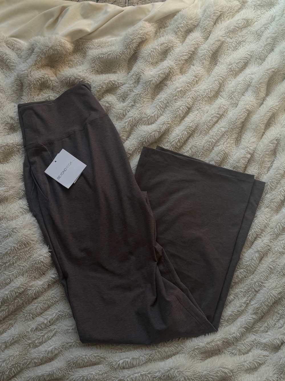 Beyond Yoga Gray Yoga Pants NWT - Picture 3 of 6